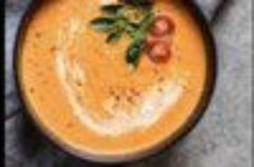 Our tomato bisque is made with a variety of fresh heirloom tomatoes & basil, grown on our farm. We use organic cream, vegetables & spices. Served with crusty bread.